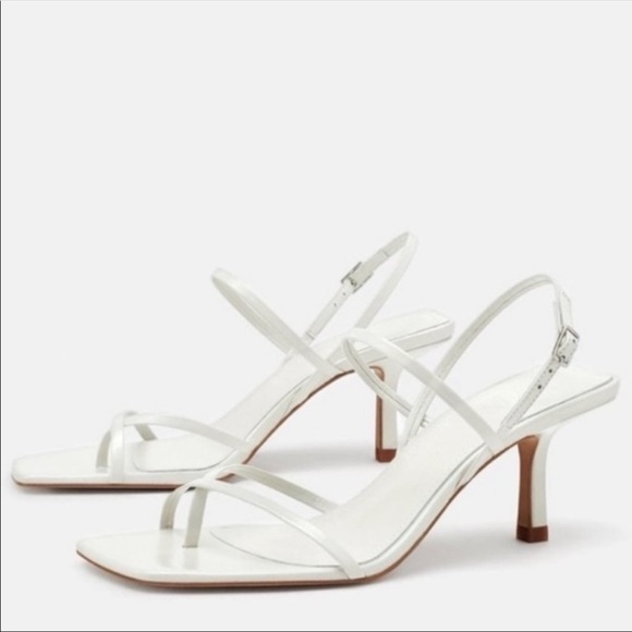 Zara NWOT white strappy sandals